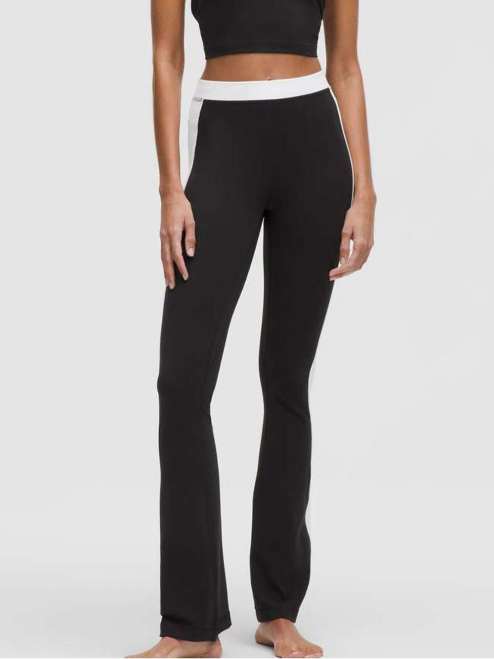 Lululemon Nulu High-Rise Flared Pants Leggings
Black / White
